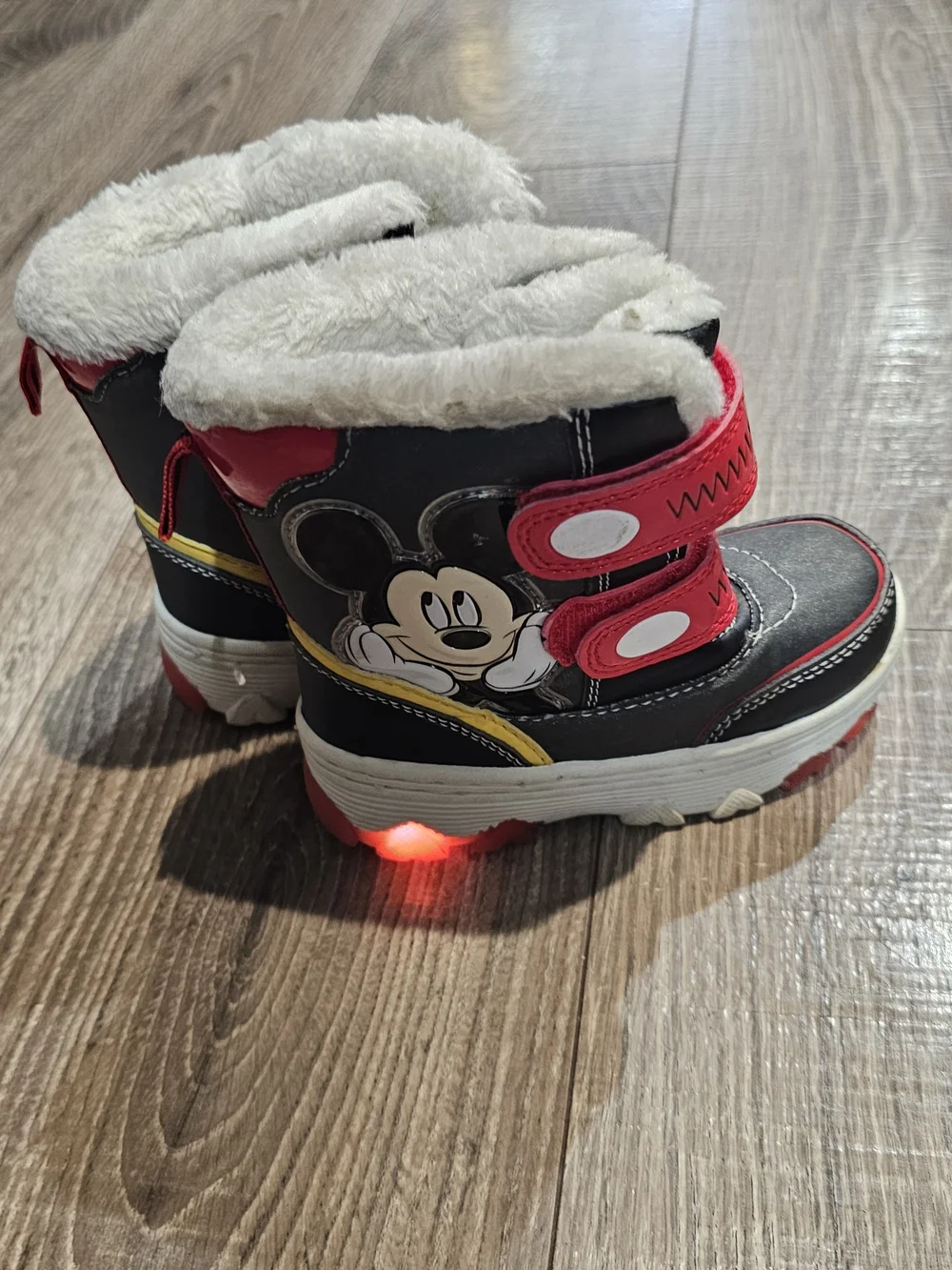 Mickey Mouse Snow Boots Size 7C Toddler Boots - light up